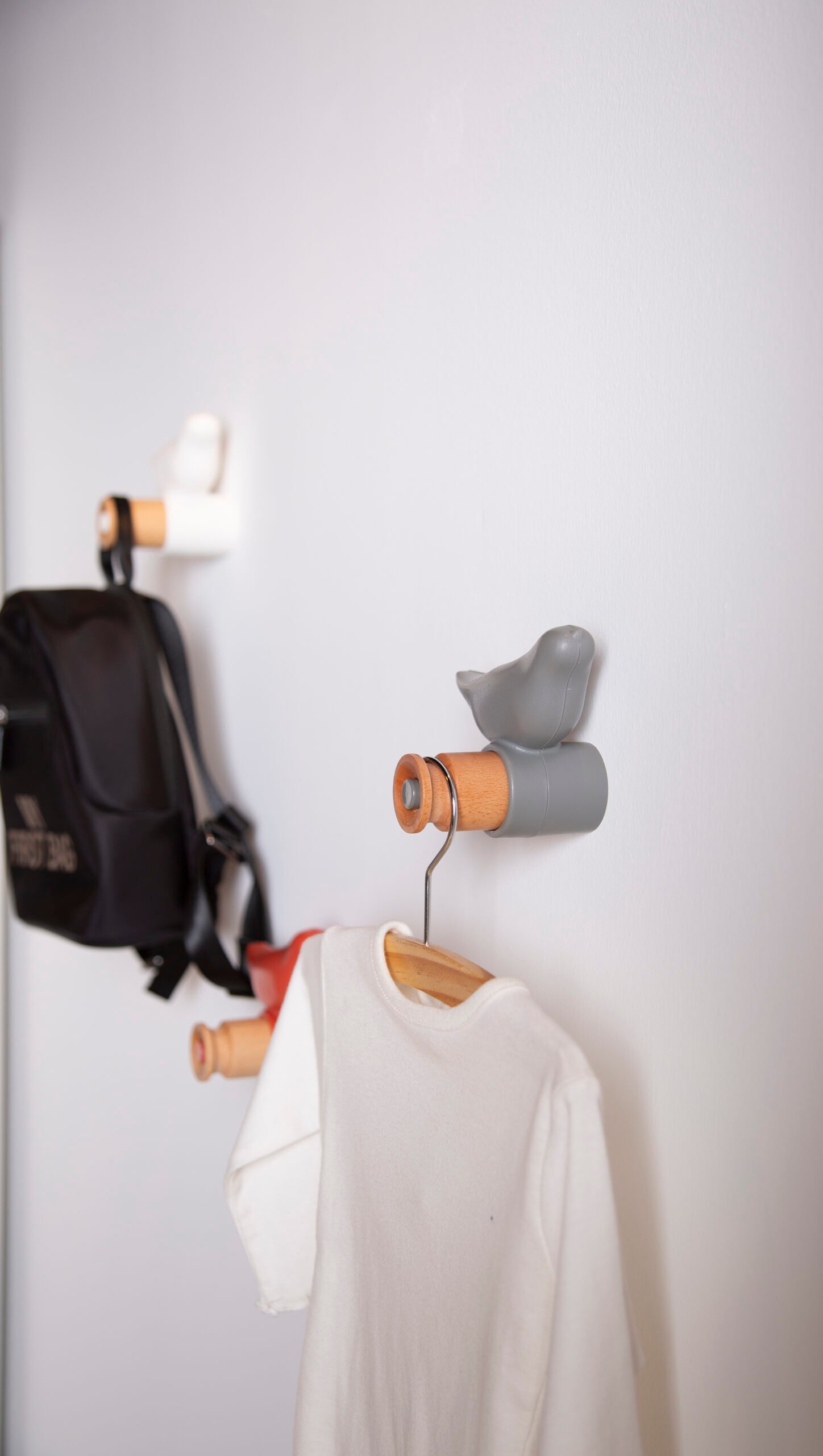 CWKIDBBL_CHHOBIRDGR_CHHOBIRDWH_CHHOBIRDRE_MOOD_3