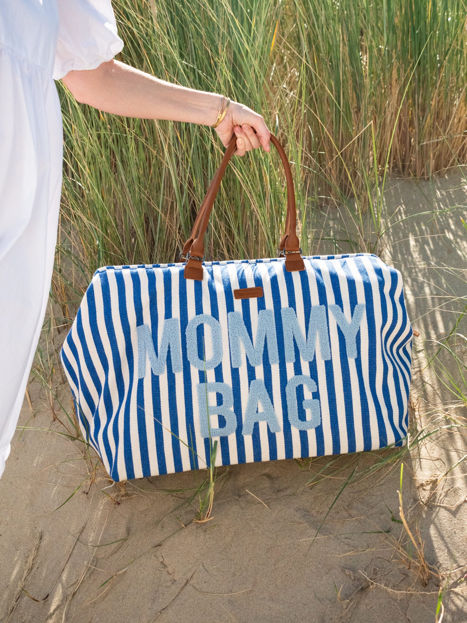 cwmbbstbl_product_amb_18