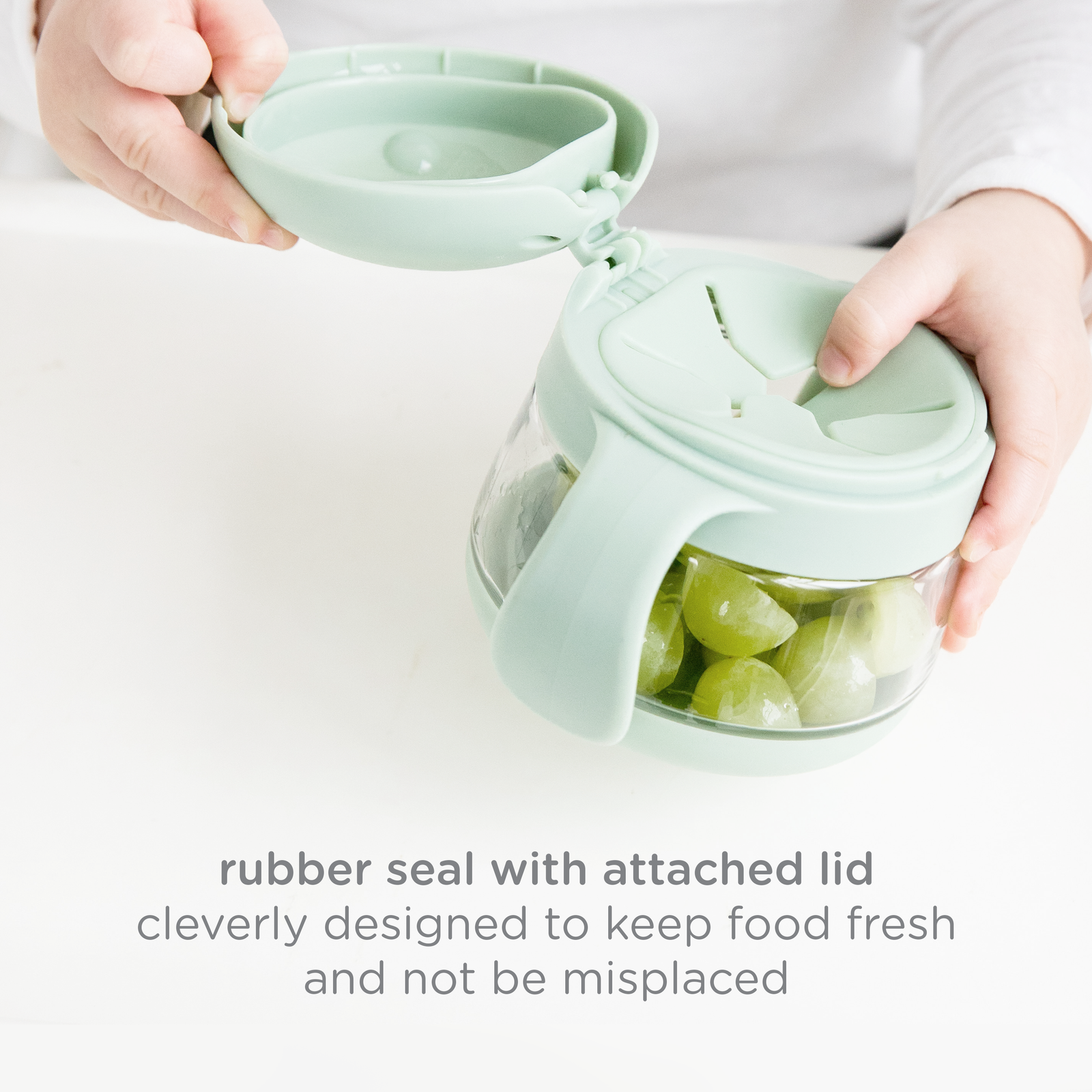 Ubbi – Tweat Snack Container  Sage