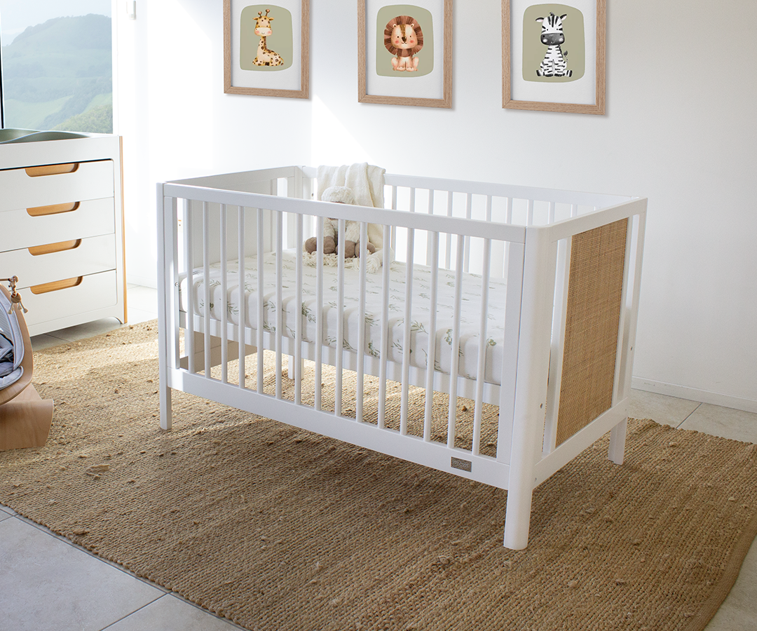 Aliya Cot – White/Natural