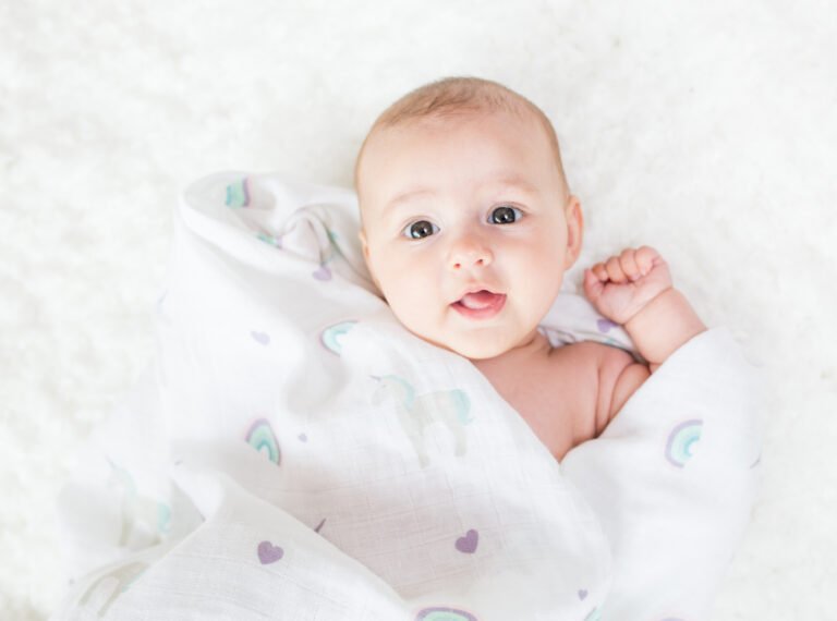 LJ405-Rainbows&Unicorns-lifestyle 4