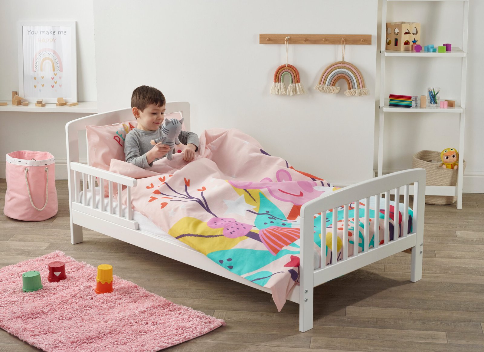 Peppa Pig kinder valley 7 piece toddler bed bundle with Sydney toddler White bed and Kinder Flow mattress