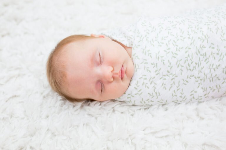 LJ475 - GreenerySwaddle - lifestyle 3