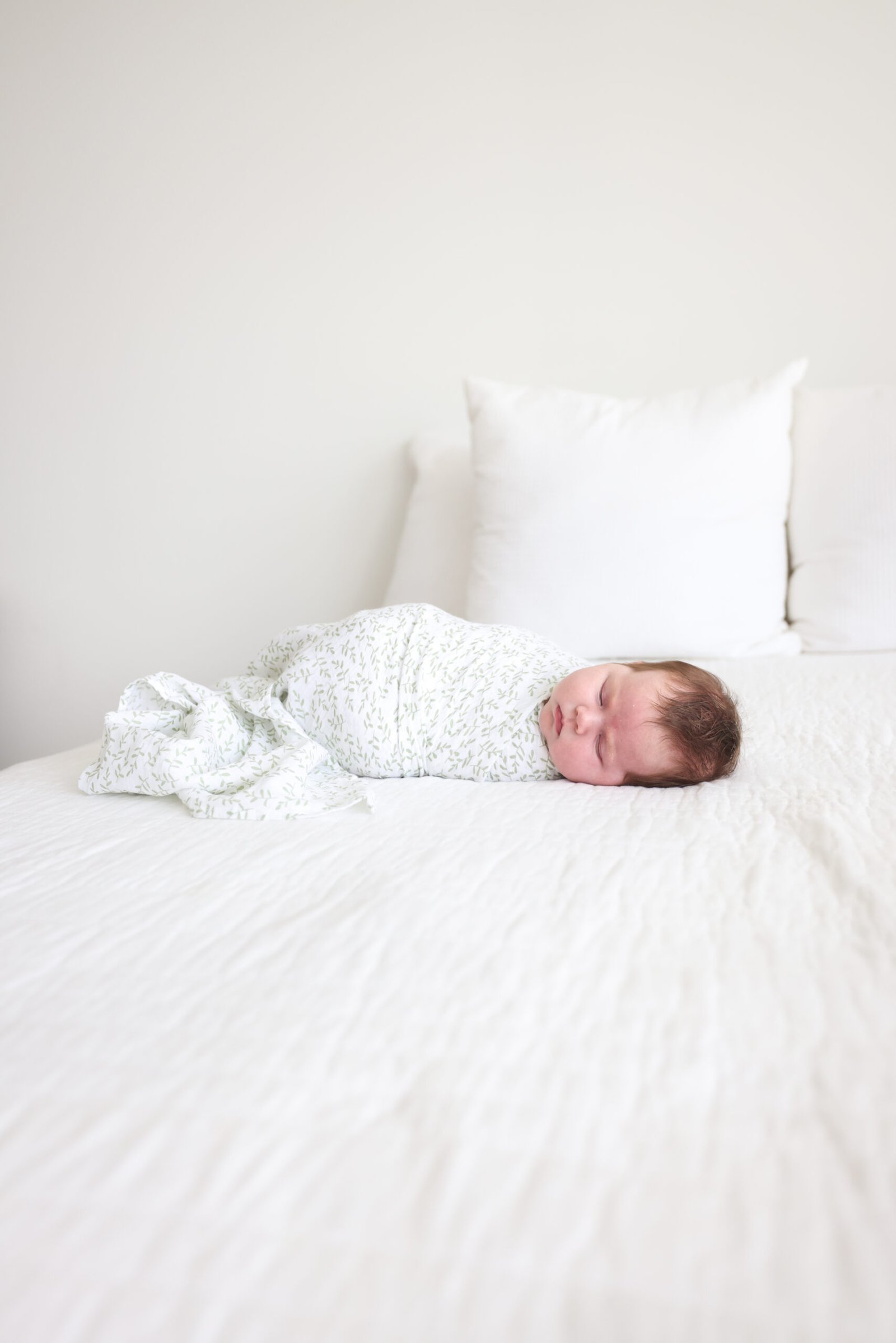 LJ475 - GreenerySwaddle - lifestyle 5